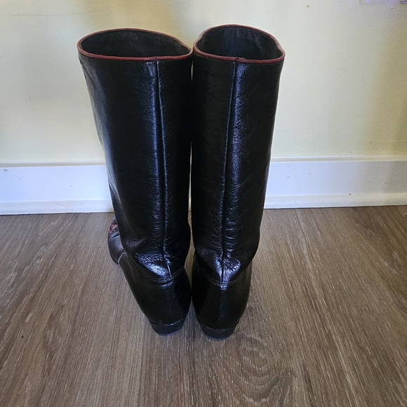 Boots - Picture 3 of 5